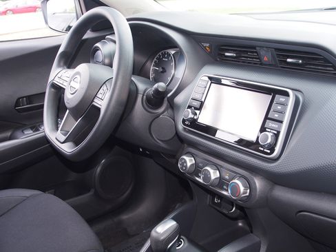 Used 2023 Nissan Kicks S FWD image 10