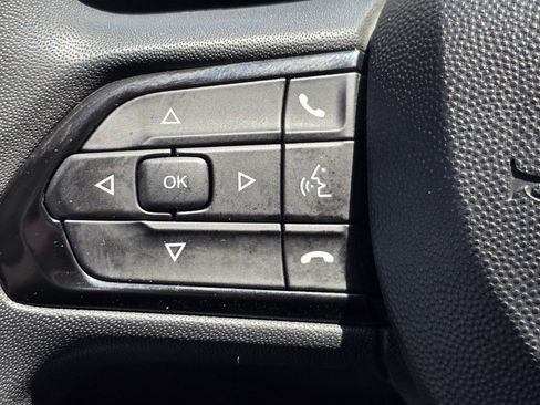 Used 2025 RAM ProMaster 2500 FWD image 13