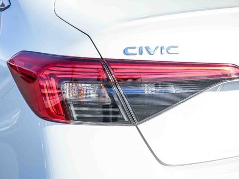 Used 2024 Honda Civic Touring image 11