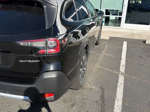 Certified 2025 Subaru Outback Limited AWD/4WD image 5