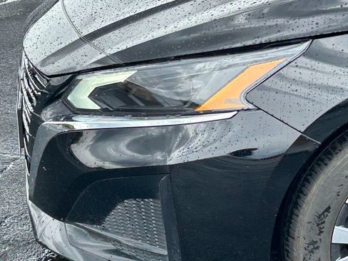 Used 2025 Nissan Altima 2.5 SV FWD image 10