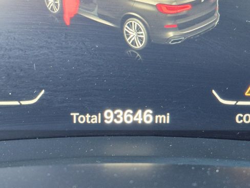 Used 2021 BMW X5 xDrive40i w/ M Sport Package image 29