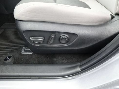 Used 2025 Toyota RAV4 XLE w/ Convenience Package FWD image 10