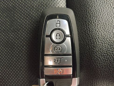 Used 2023 Ford Explorer Limited image 32