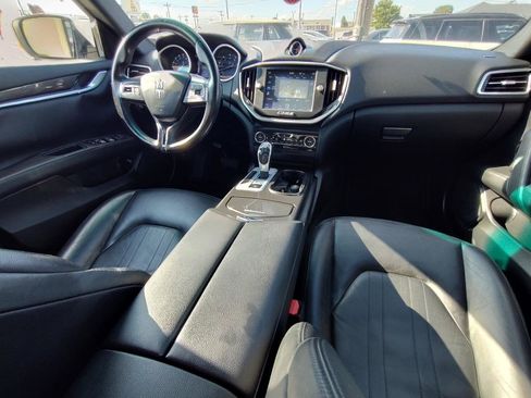 Used 2016 Maserati Ghibli RWD image 40