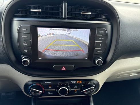 Used 2021 Kia Soul LX image 15