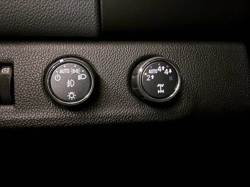 Used 2018 Chevrolet Colorado Z71 AWD/4WD image 30