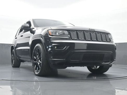 Used 2020 Jeep Grand Cherokee Altitude image 64