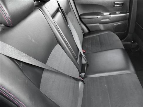 Used 2024 Mitsubishi Outlander Sport SE image 18