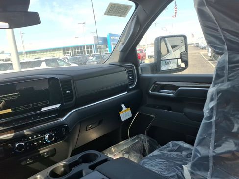 New 2026 GMC Sierra 3500 SLE w/ SLE Value Package image 11