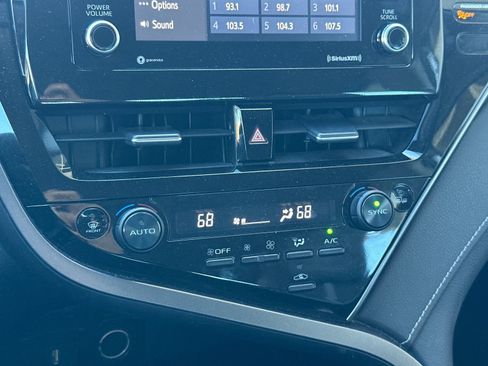 Used 2023 Toyota Camry SE image 18