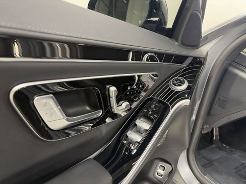 Used 2023 Mercedes-Benz S 580 4MATIC Sedan w/ AMG Line image 6