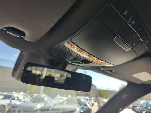 Used 2022 Mercedes-Benz GLC 300 image 27