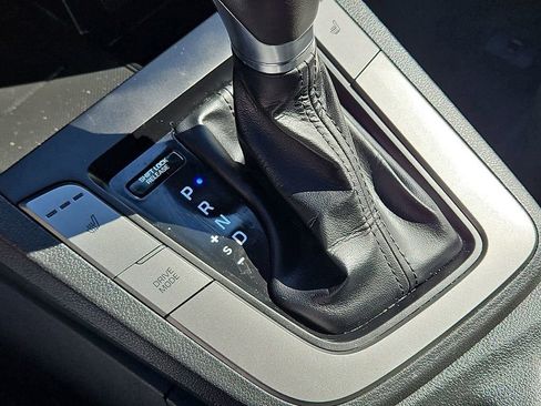 Used 2020 Hyundai Elantra Limited w/ Cargo Package (C1) image 16