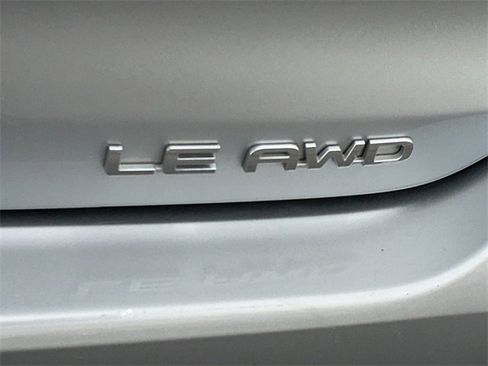 Used 2024 Toyota Highlander LE image 10