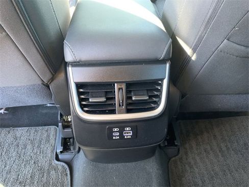 Used 2024 Subaru Outback Premium image 31