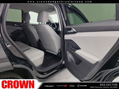 Used 2022 Volkswagen Taos SE FWD image 14