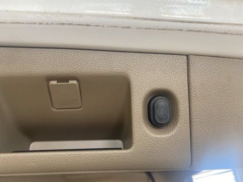 Used 2016 Chevrolet Tahoe LTZ AWD/4WD image 9