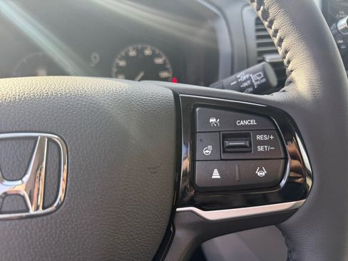 Used 2026 Honda Odyssey Elite image 19