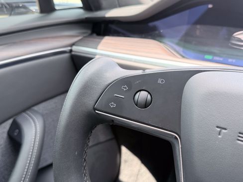 Used 2025 Tesla Model S AWD/4WD image 63