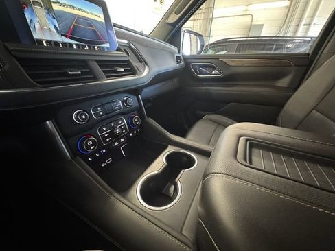 Used 2023 Chevrolet Suburban Premier AWD/4WD image 10