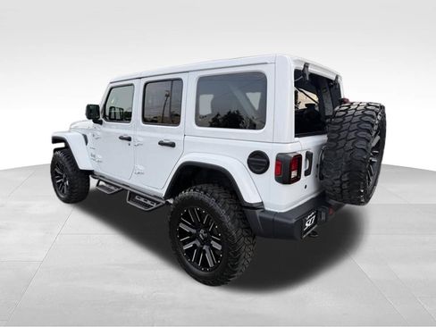 Used 2019 Jeep Wrangler Unlimited Sahara w/ Uconnect 4C Nav & Sound Group AWD/4WD image 3