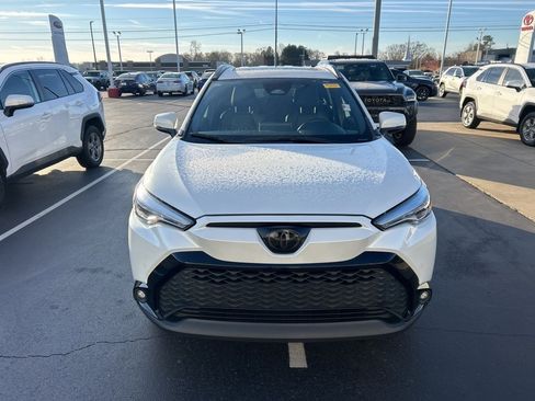 Used 2023 Toyota Corolla Cross XSE image 12