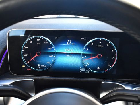 Used 2021 Mercedes-Benz GLB 250 4MATIC w/ Premium Package image 29