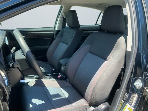 Used 2018 Toyota Corolla LE FWD image 10
