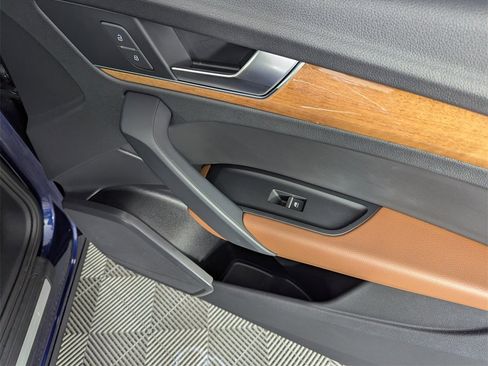 Used 2021 Audi Q5 2.0T Premium w/ Convenience Package image 38