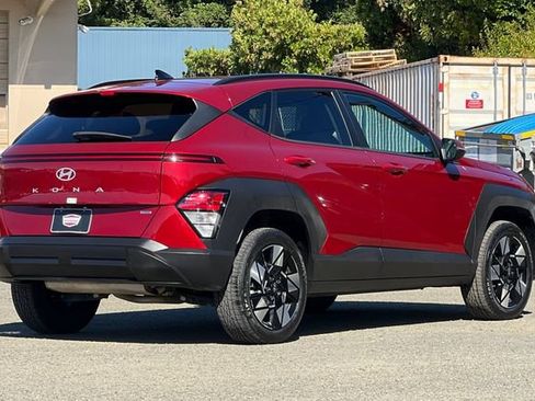 Used 2024 Hyundai Kona SEL AWD/4WD image 5