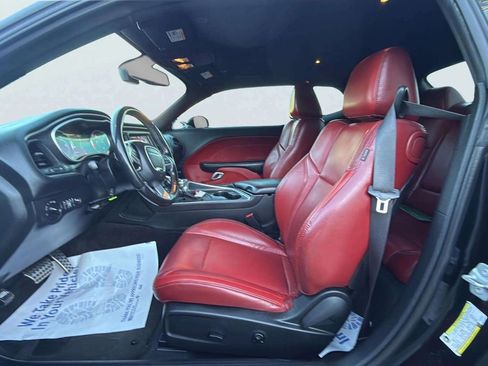 Used 2018 Dodge Challenger SXT Plus image 10