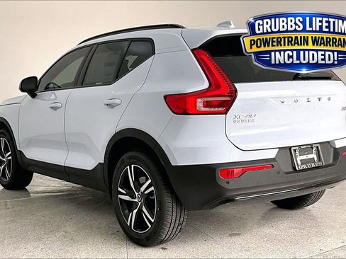 New 2026 Volvo XC40 B5 Core AWD/4WD image 4