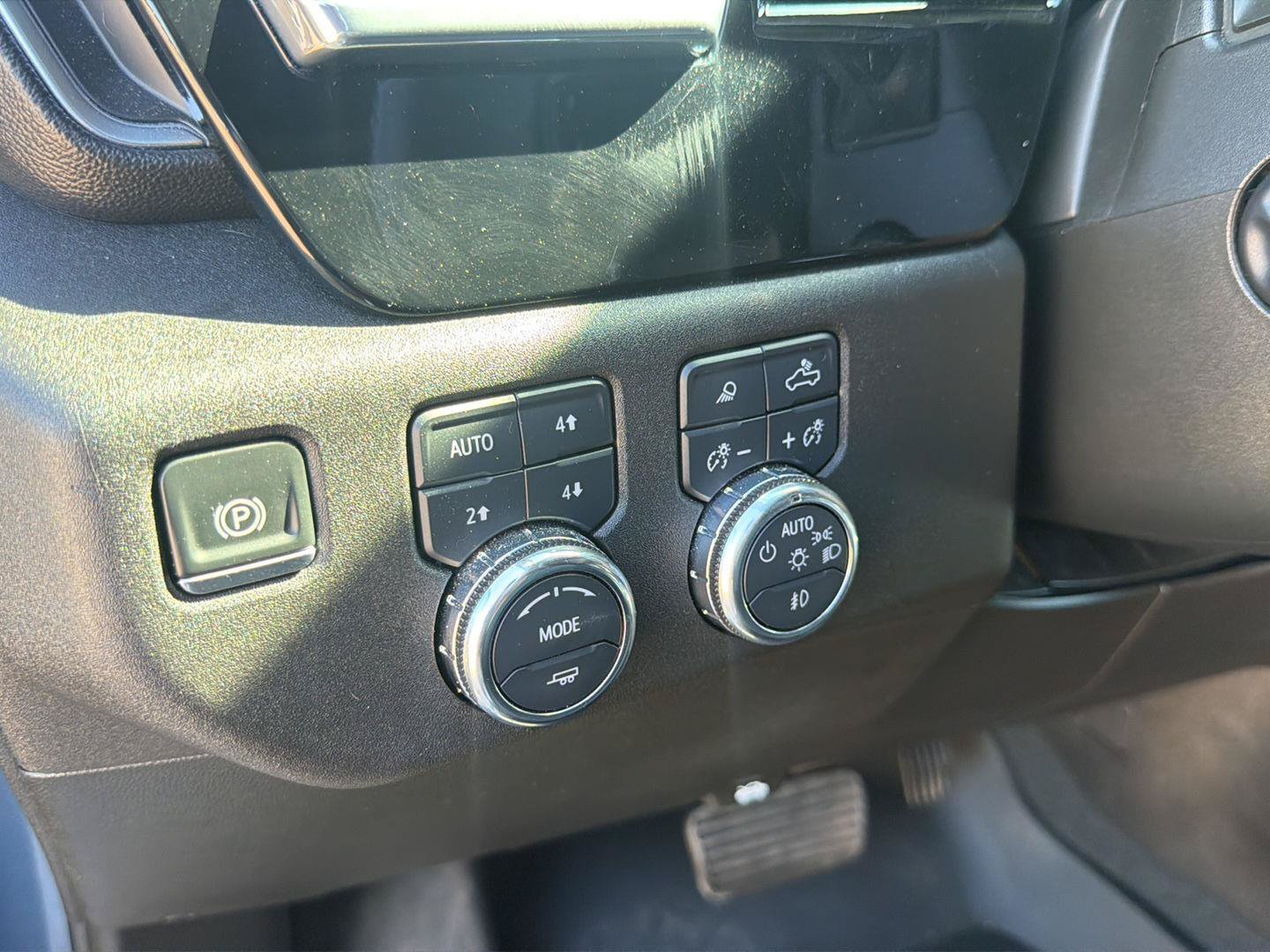 Used 2024 GMC Sierra 1500 SLT w/ SLT Premium Plus Package AWD/4WD image 22