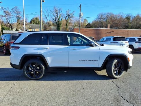 New 2025 Jeep Grand Cherokee Limited w/ Black Appearance Package image 3