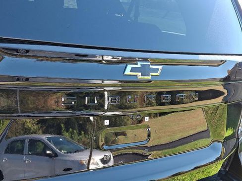 New 2026 Chevrolet Suburban Z71 w/ Comfort Package image 8