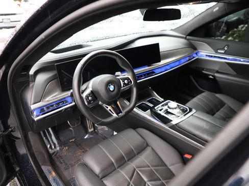 Used 2024 BMW 760i xDrive image 15