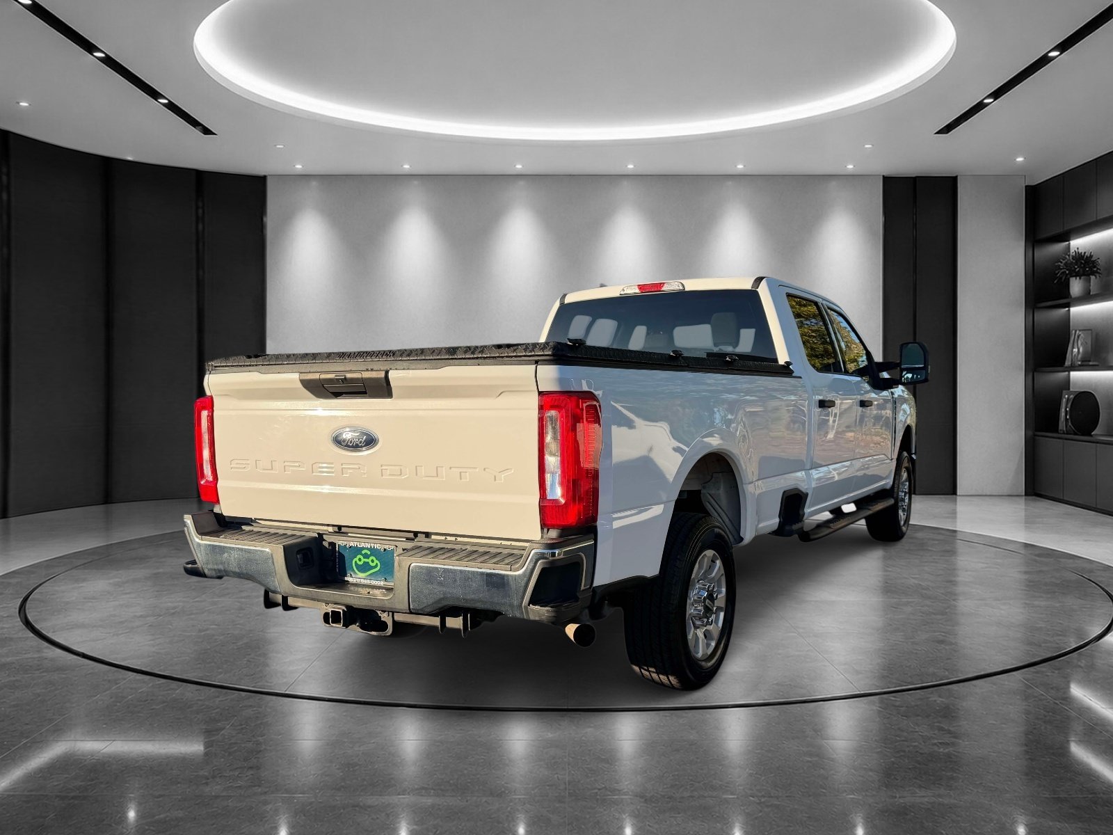 Used 2023 Ford F250 XLT AWD/4WD image 5
