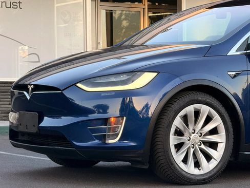 Used 2016 Tesla Model X 75D AWD/4WD image 4