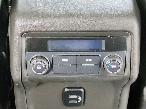 Used 2018 GMC Acadia SLE FWD image 36