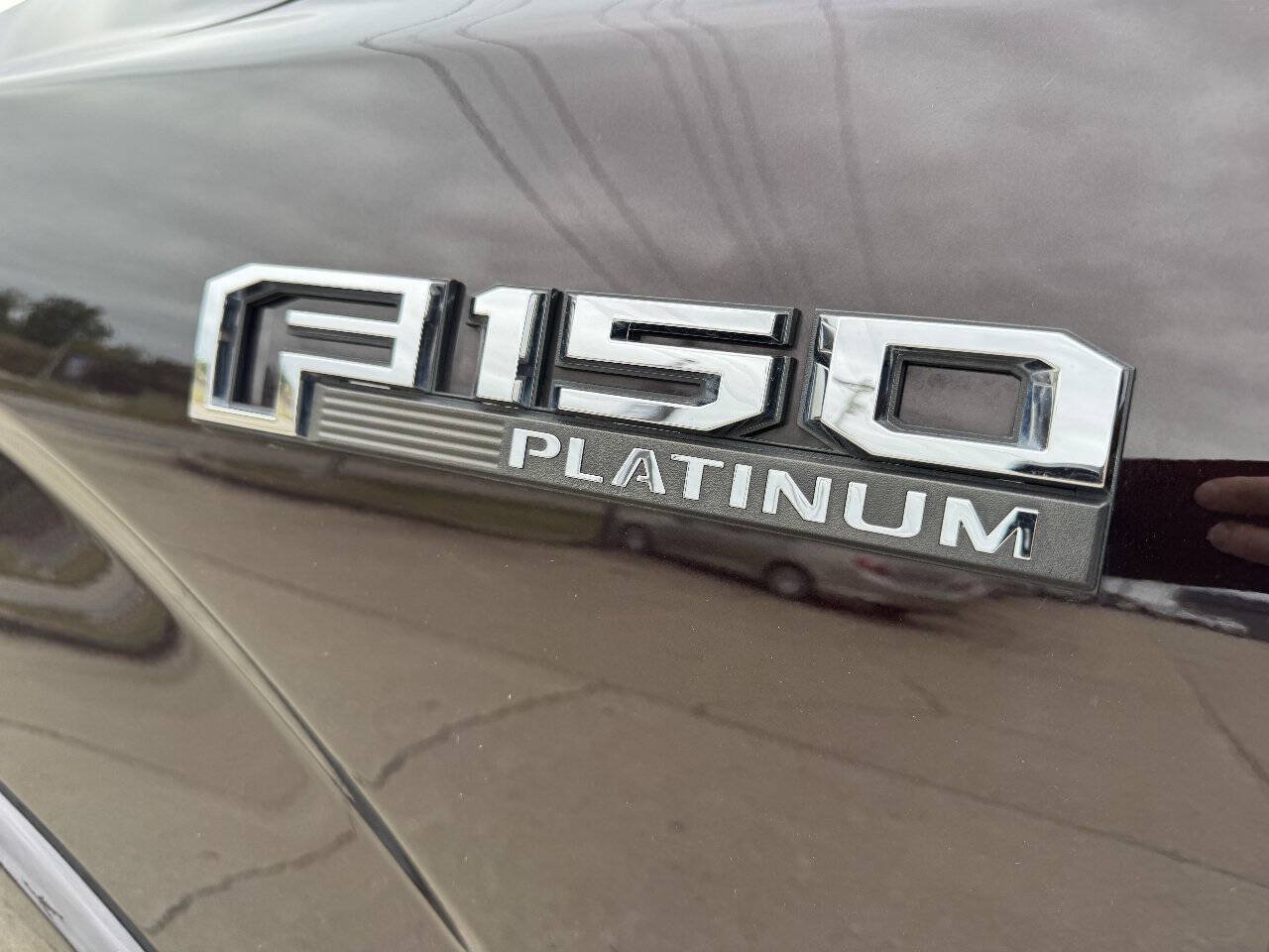 Used 2018 Ford F150 Platinum w/ Equipment Group 701A Luxury AWD/4WD image 4