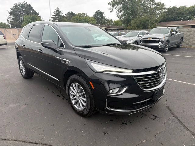 Used 2023 Buick Enclave Essence FWD image 4