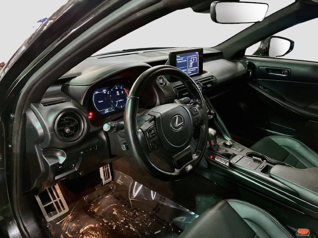 Used 2025 Lexus IS 350 F Sport RWD image 9
