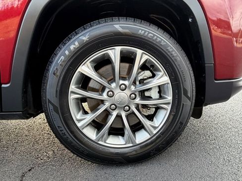 Used 2021 Jeep Cherokee Latitude Plus image 9