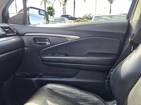 Used 2019 Honda Ridgeline RTL image 17