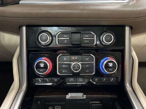 Used 2022 GMC Yukon XL Denali image 23