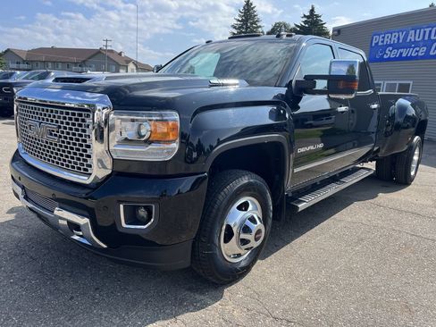 Used 2017 GMC Sierra 3500 Denali w/ Duramax Plus Package AWD/4WD image 2