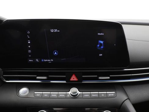 Used 2023 Hyundai Elantra Limited image 21