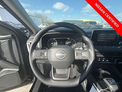 Used 2025 Nissan Rogue S AWD/4WD image 14