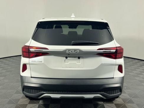 Certified 2022 Kia Seltos LX image 4